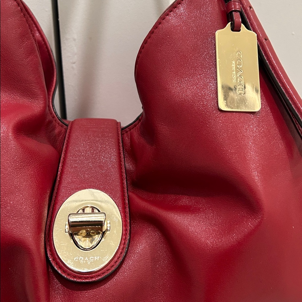 Coach Red Leather Shoulder Bag with Gold Hardware - Picture 4 of 16